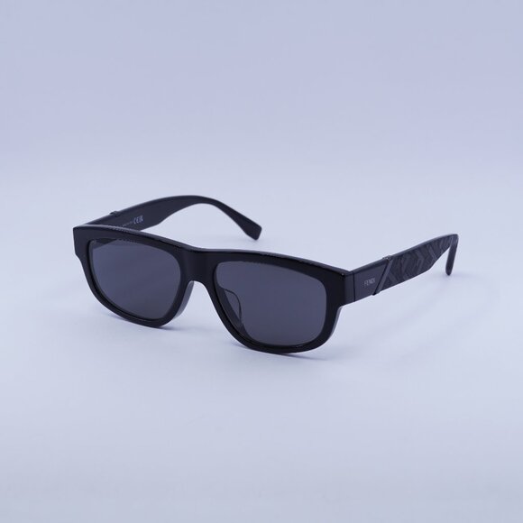 ?️ New Fendi FE40157F 01A Sunglasses - Shiny Black Frame, Grey Lenses main image 7